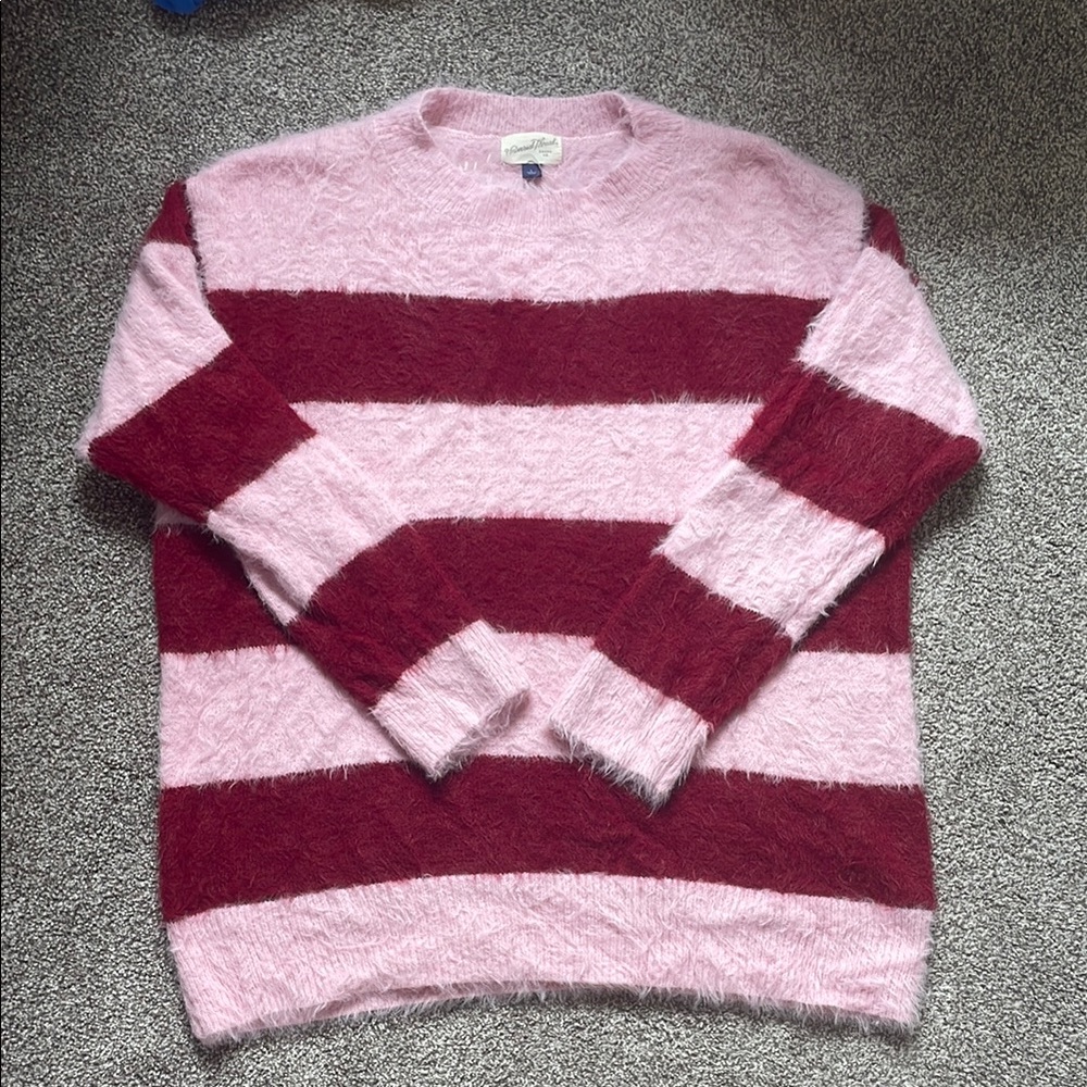 Universal Thread Pink and Red Crewneck Sweater
